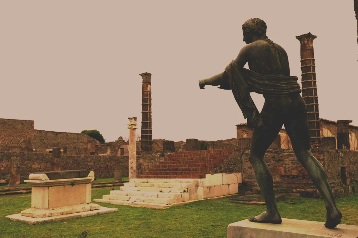 Estatua de Apolo en el foro de Pompeya